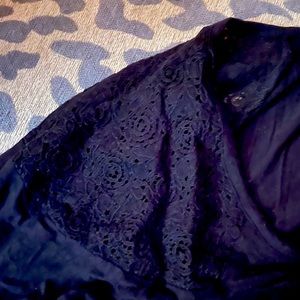 Murices simple black top